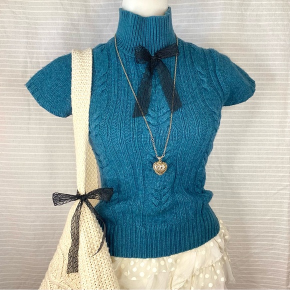 Old Navy Tops - ♡ mock neck cable knit short sleeve sweater top ♡